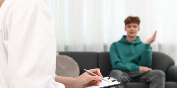 15 Yaşındaki Erkek Çocuğa Nasıl Davranmalı?