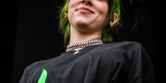 Billie Eilish Boyu, Kilosu, Göz Rengi ve Vücut Ölçüleri
