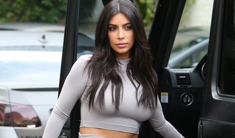 Kim Kardashian Boyu, Kilosu, Göz Rengi ve Vücut Ölçüleri