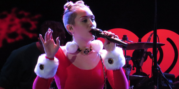 Miley Cyrus Boyu, Kilosu, Göz Rengi ve Vücut Ölçüleri