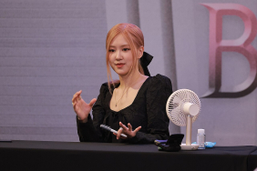 Rosé_at_a_fan_signing_event_on_September_25,_2022